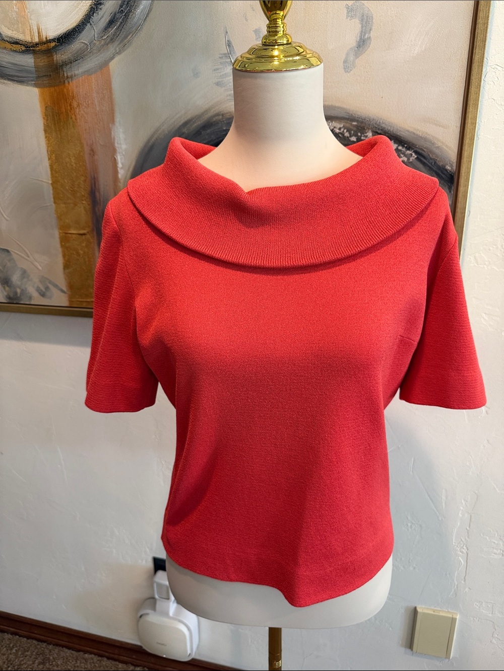 Vintage Coral Women's Short-Sleeve Sweater with Folded Collar